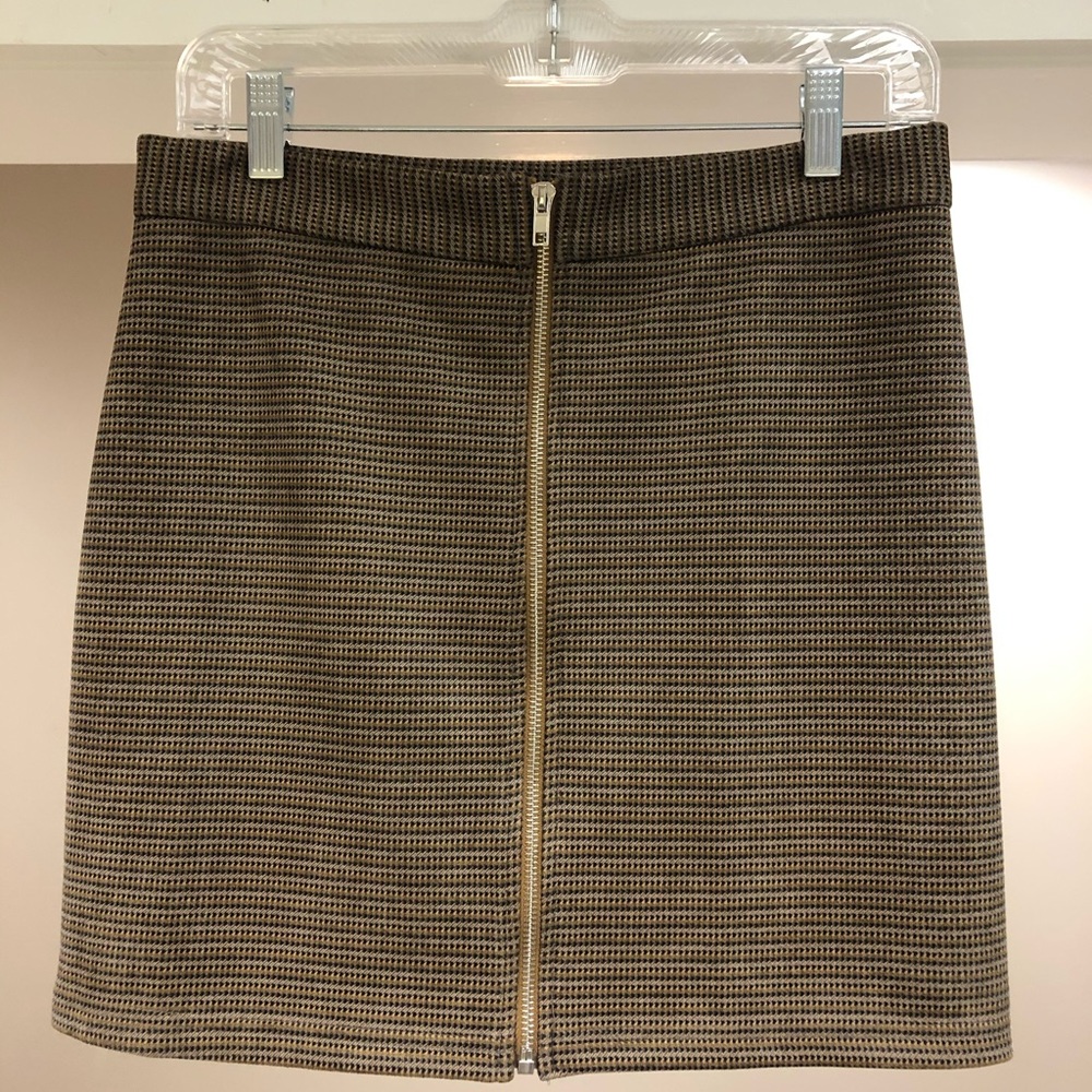 Windsor Zipper Skirt Size Medium
